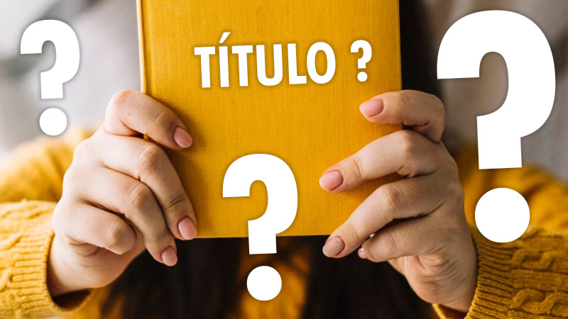mulher segurando livro titulo